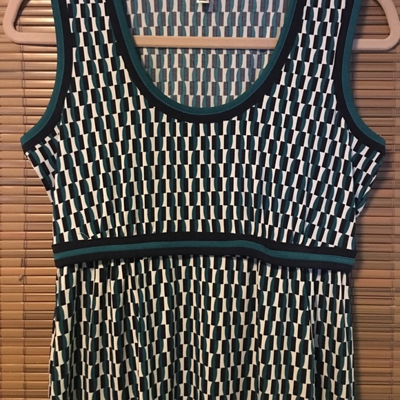 Dress - Picture 2 of 4